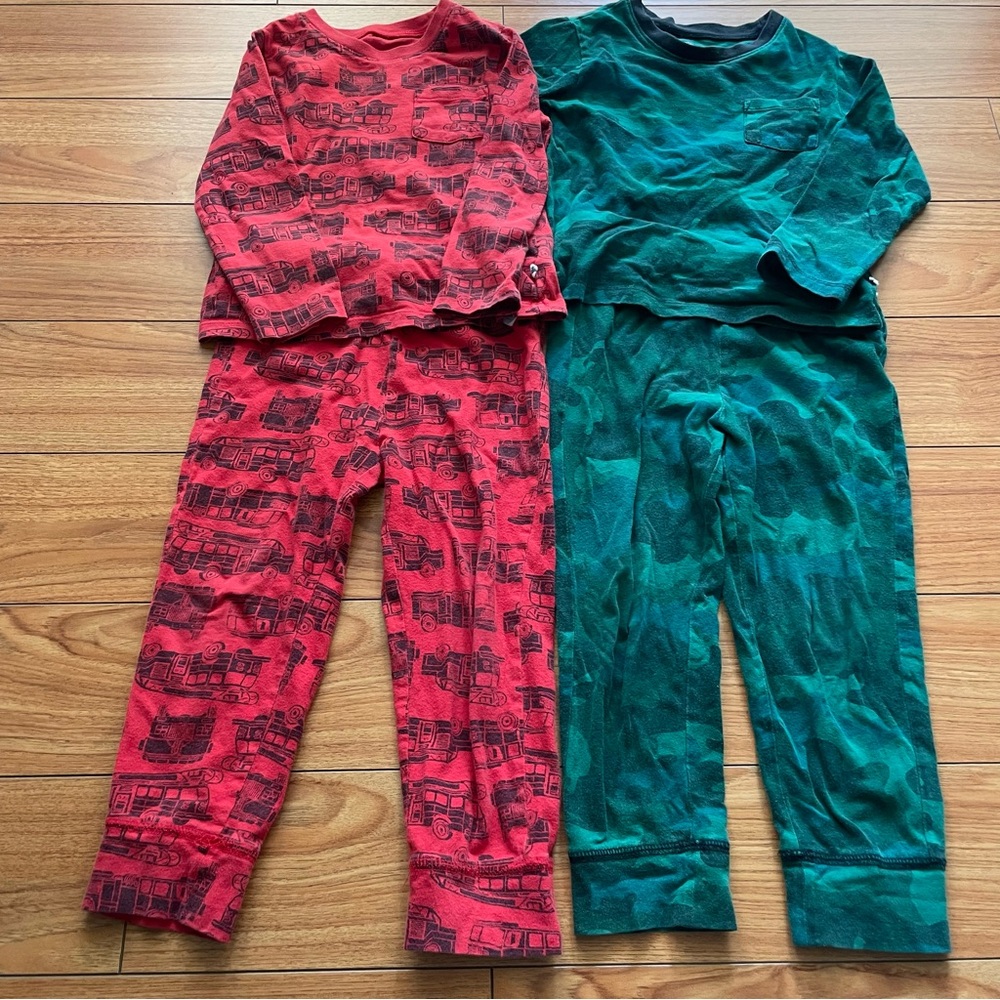 2 sets of loungewear/PJs for 4 years old